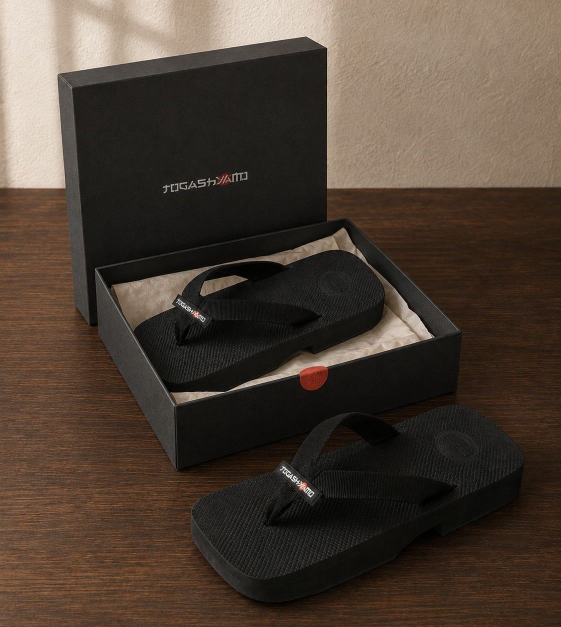 A pair presented in the TOGASHYAMO box with wax seal